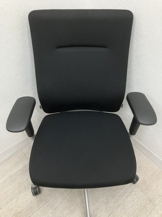  品 オカムラ 可動肘付コーラルチェア CQ87GS ブラック ポータブルチェア オフィスチェア ワークチェア 椅子 チェア