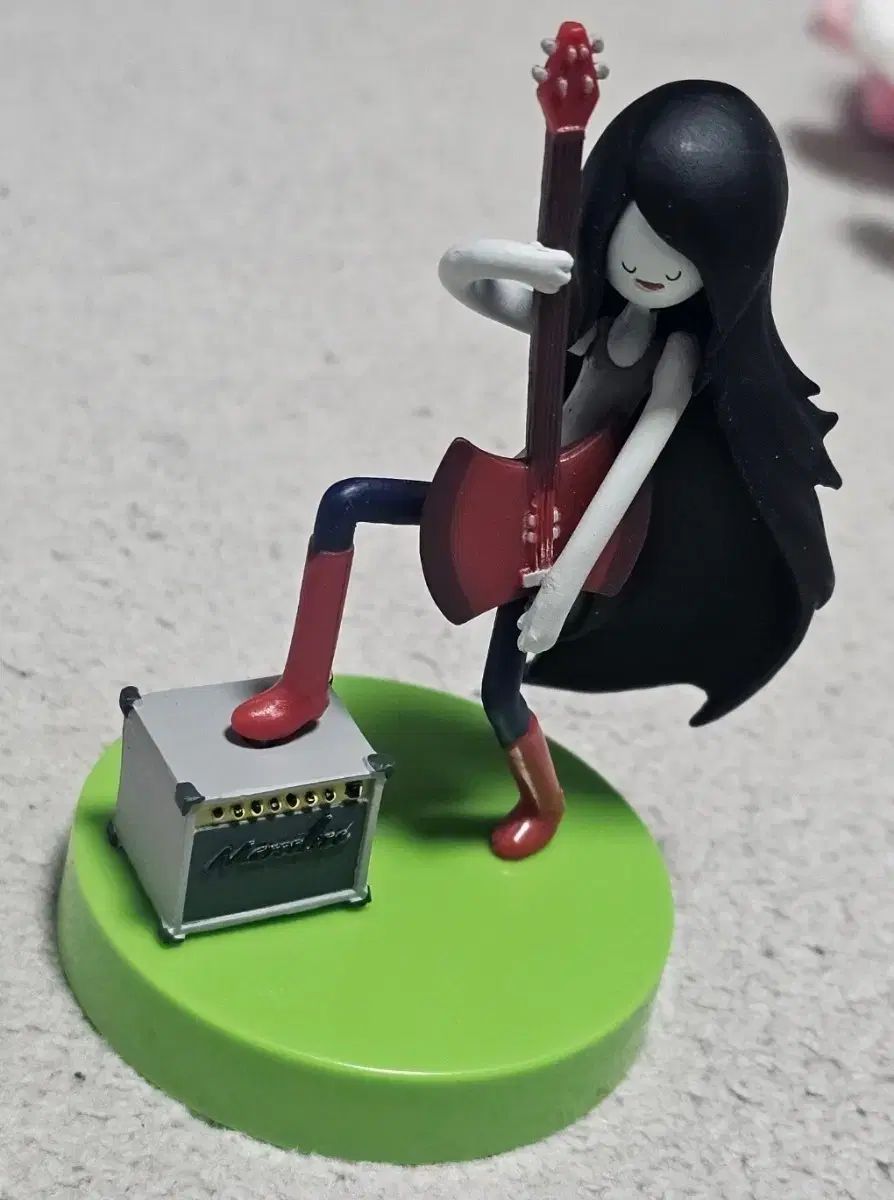 ごちうさ シャロ so cute girls ホロ 缶バッジ アトレ atre