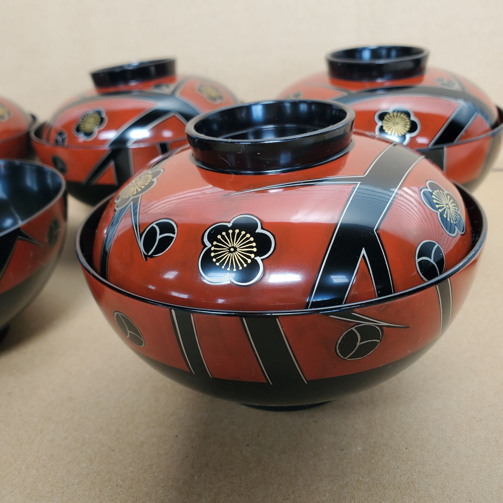 天然木 うるし塗 蓋付き煮物椀 5客セット 梅柄 漆器 和食器 お正月