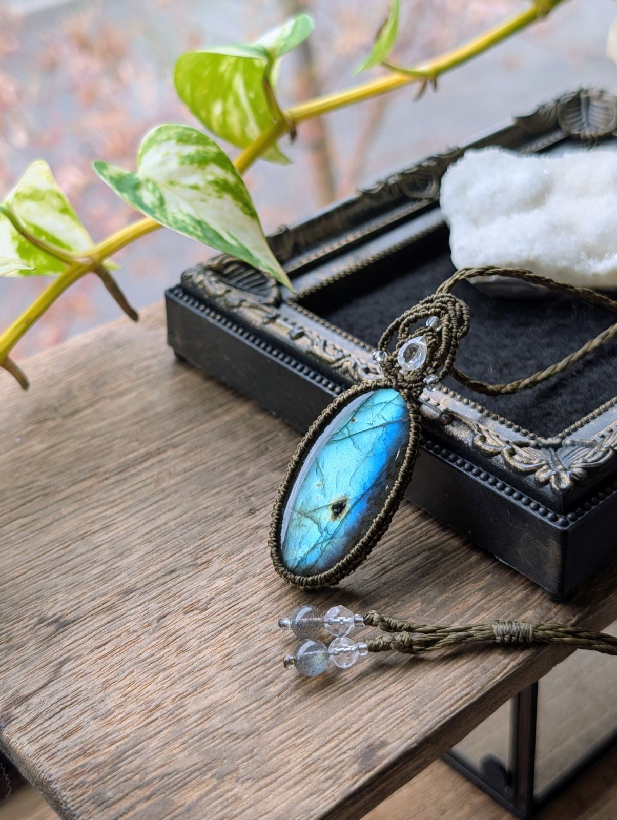 ライトグリーン＆ブルー✩ラブラドライト マクラメ編みネックレス 490 マクラメネックレス