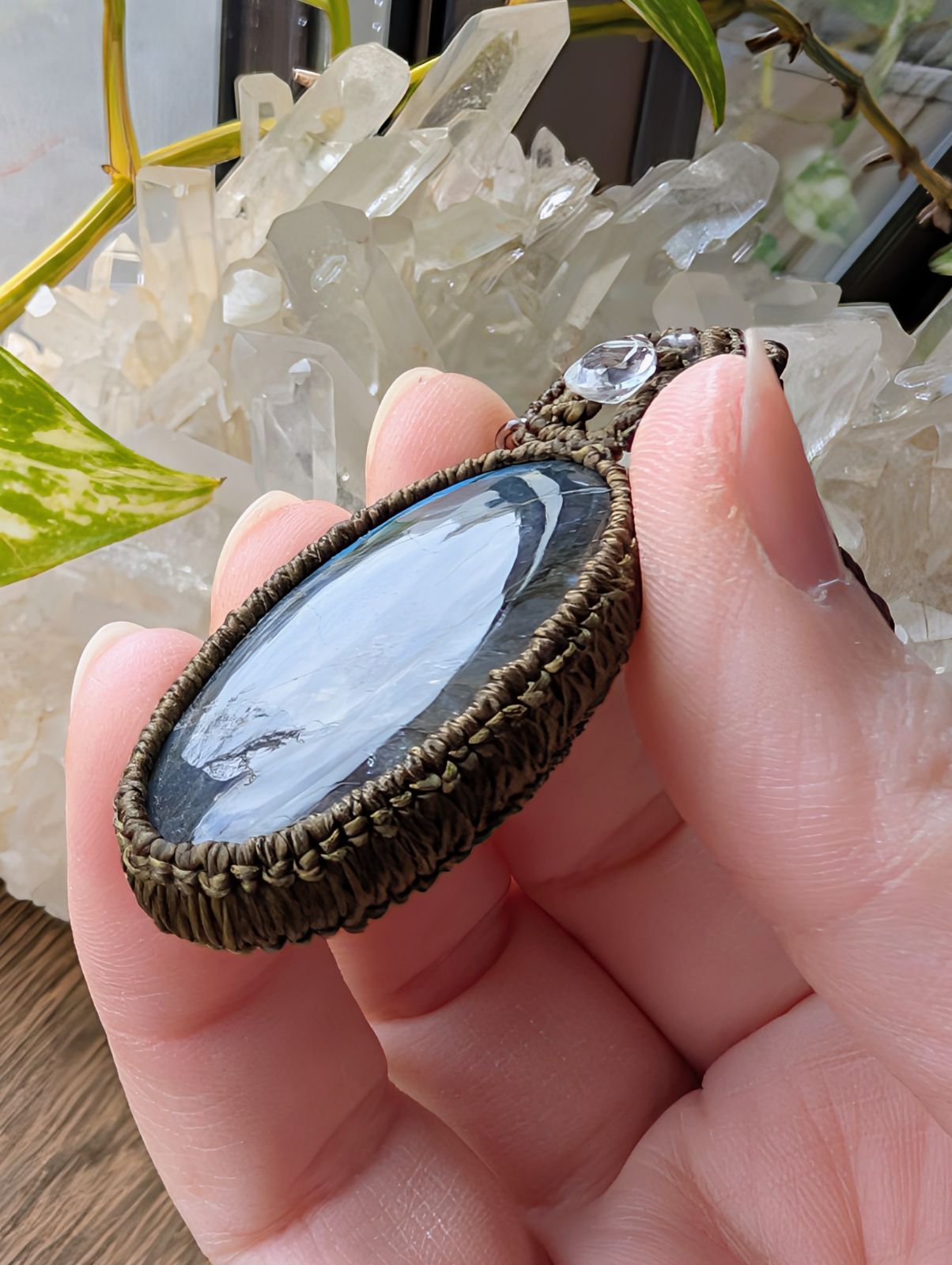 マクラメ編みネックレス