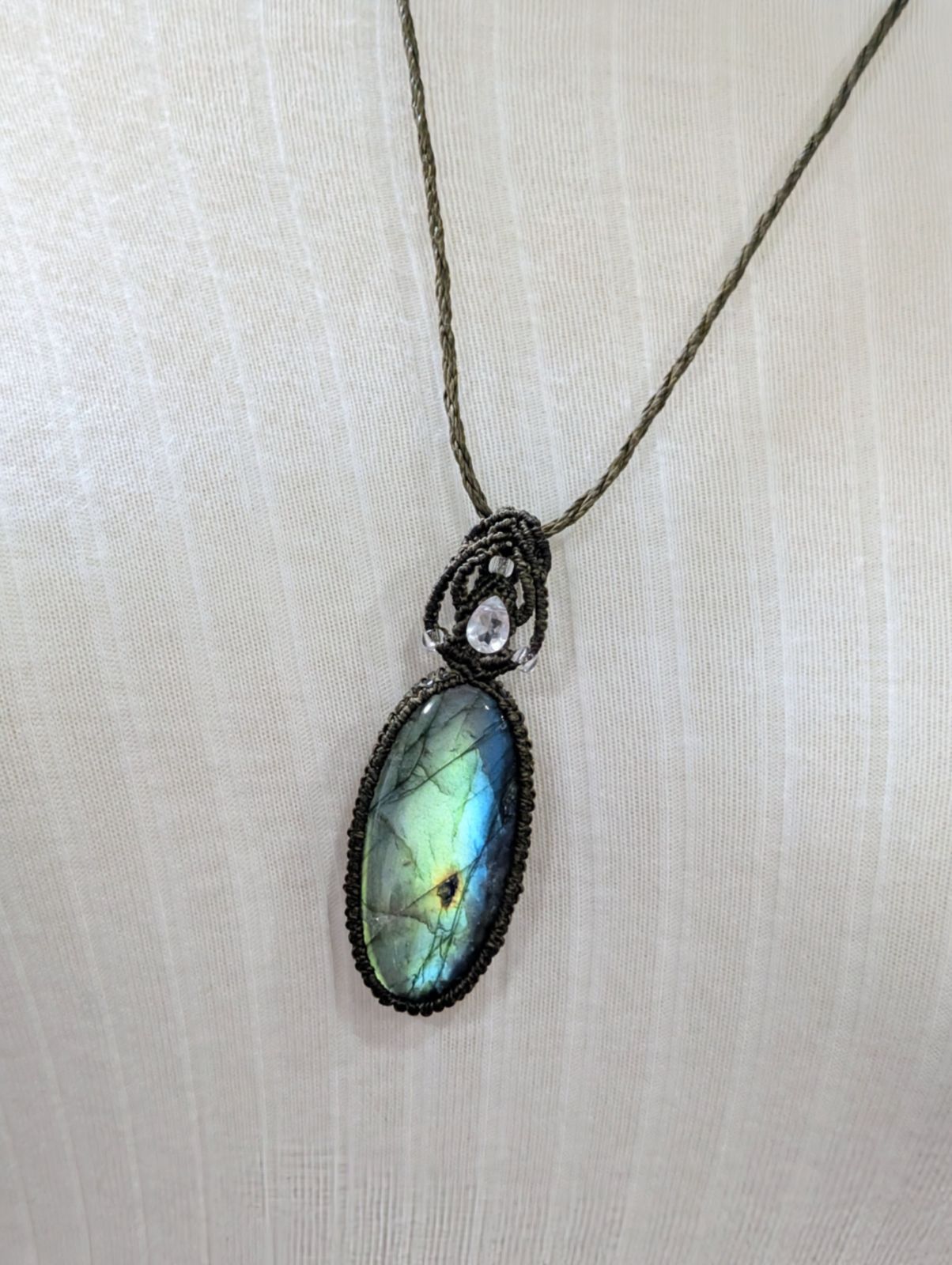 マクラメ編みネックレス