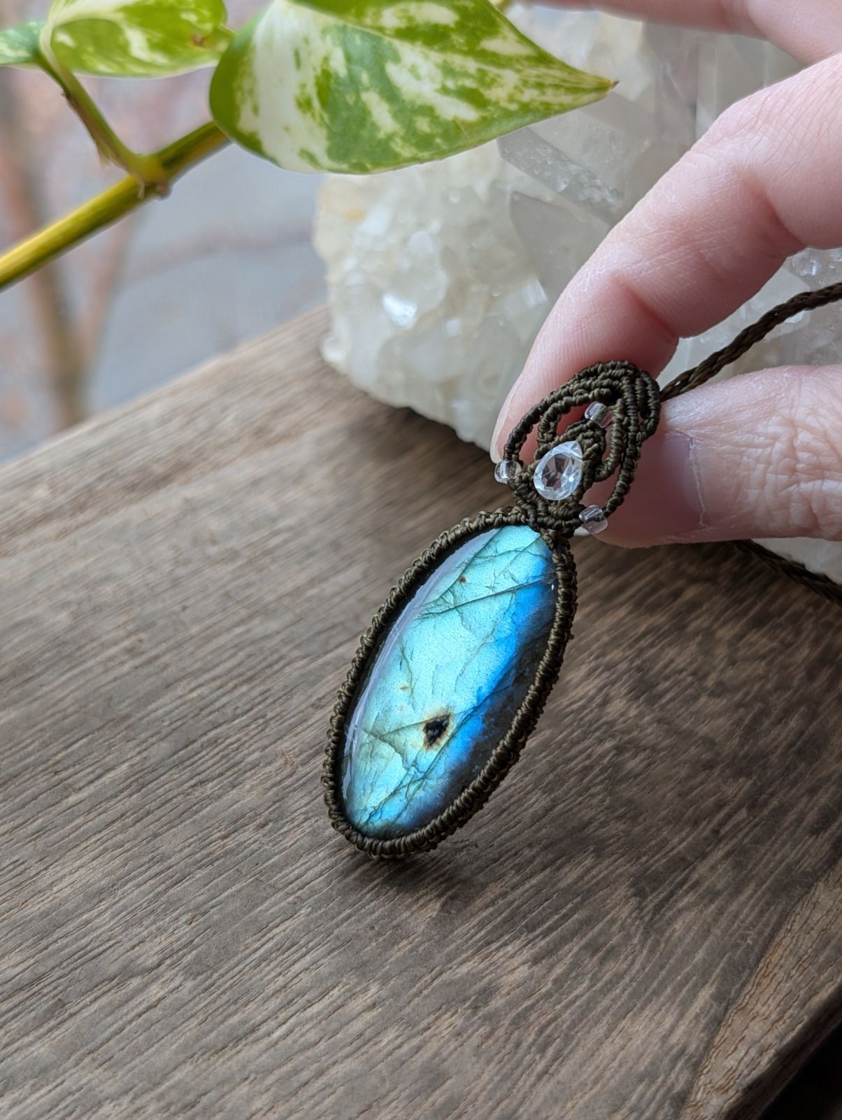 490 マクラメネックレス