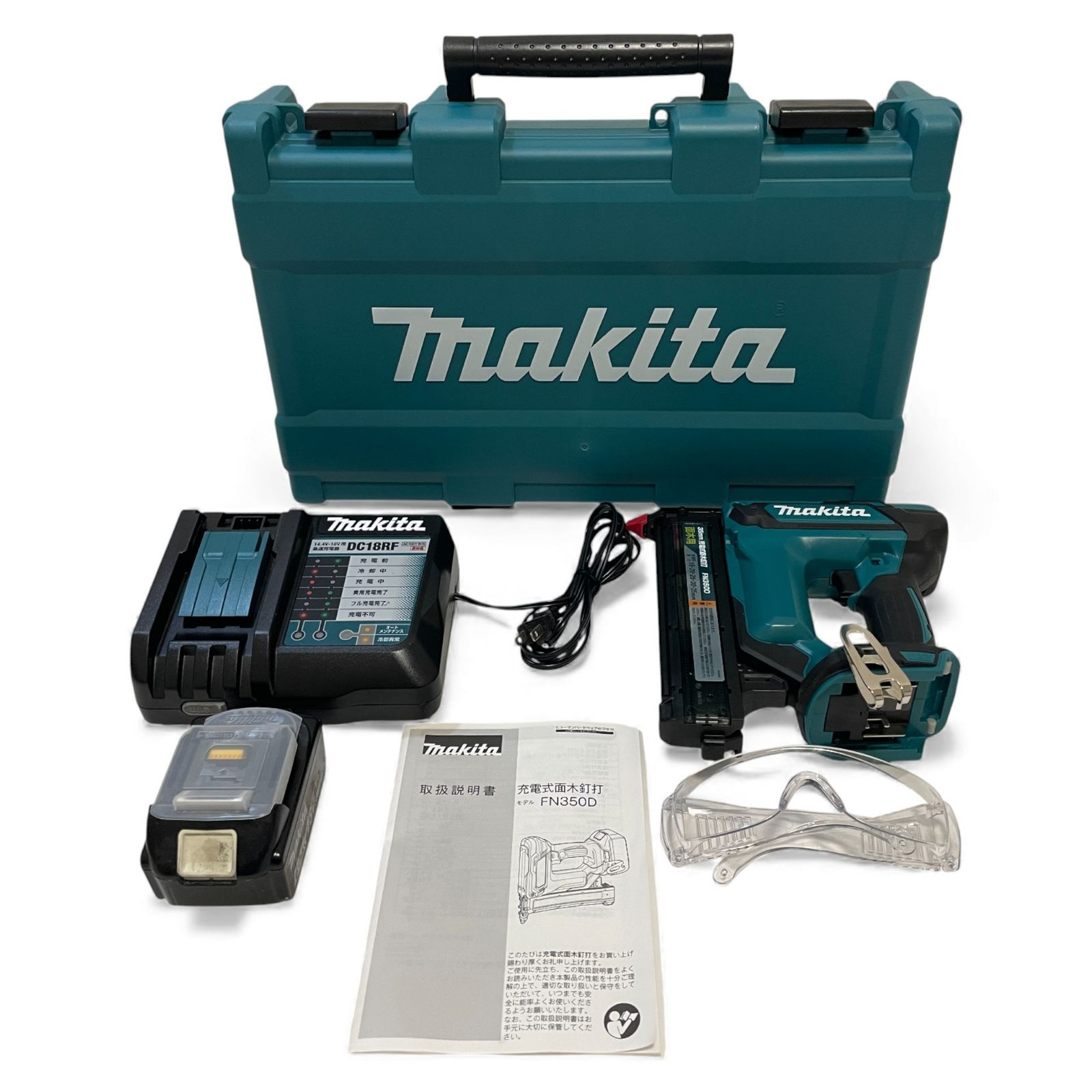 マキタ makita ３５ミリ充電式面木釘打 18 V 6 Ah バッテリ 充電器 ケース付 1700-3164