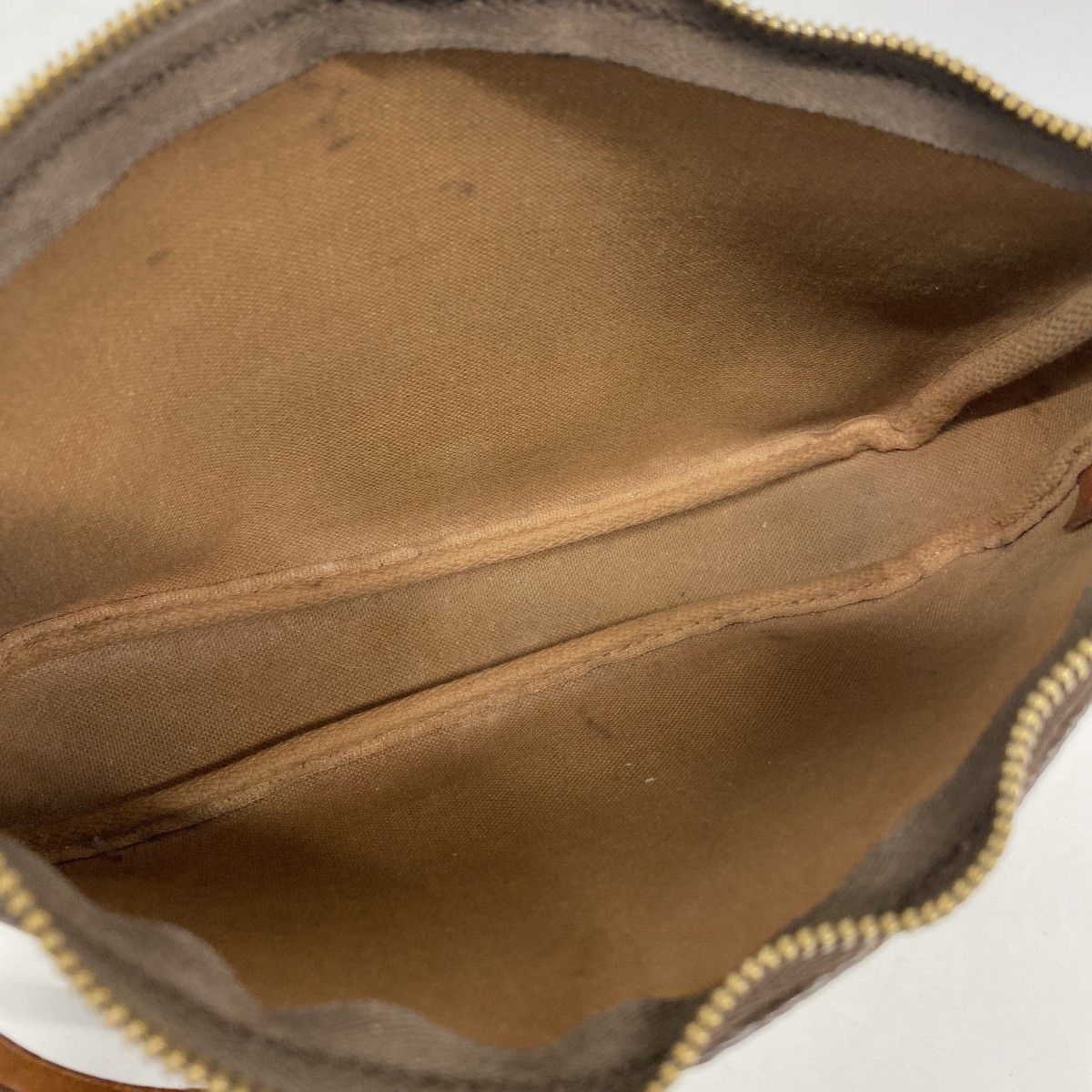 ルイヴィトン ポーチ