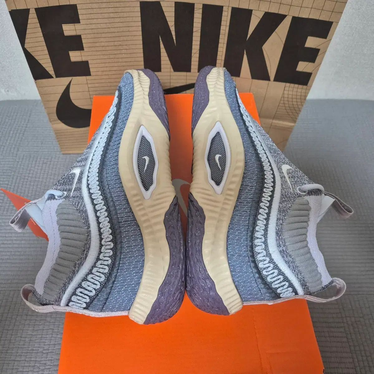  270 ナイキ コスミック ユニティ 3 バスケシューズ シューズ(男性用) バスケットボール