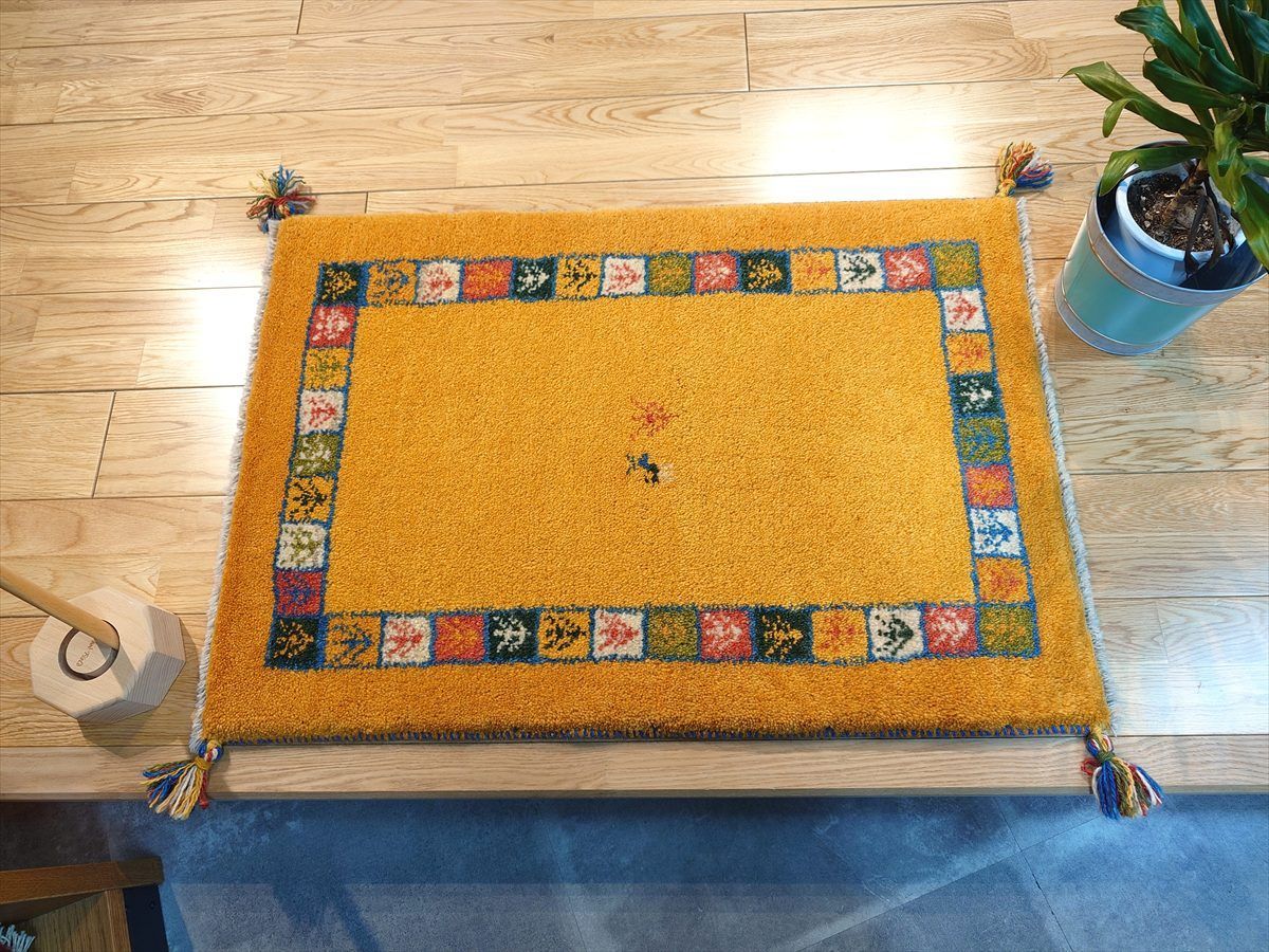 ペルシャ ギャッベ 玄関マット ラグ 88 x 62 cm 黄金色 色とりどりのパネル 生命の木 ヤギ 羊 RD 15780