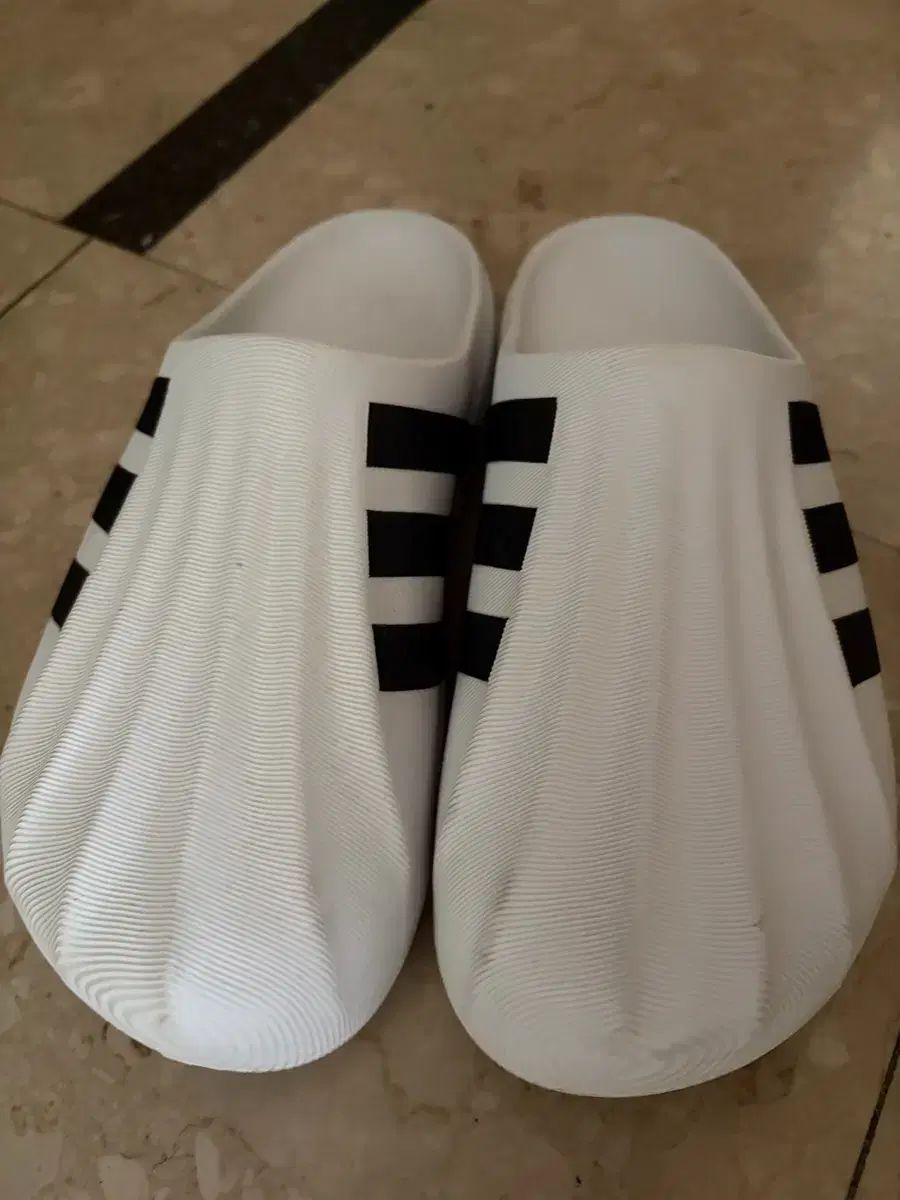 アディダス SUPERSTAR