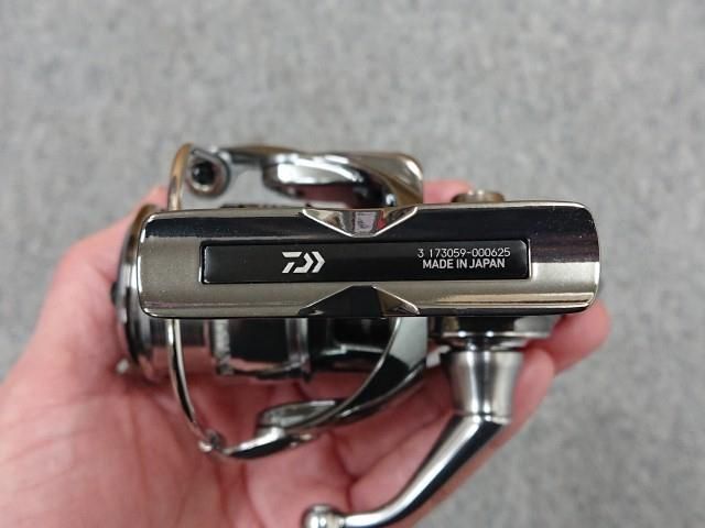 未使用品】 ダイワ 22イグジスト SF1000S-P スピニングリール 本体のみ