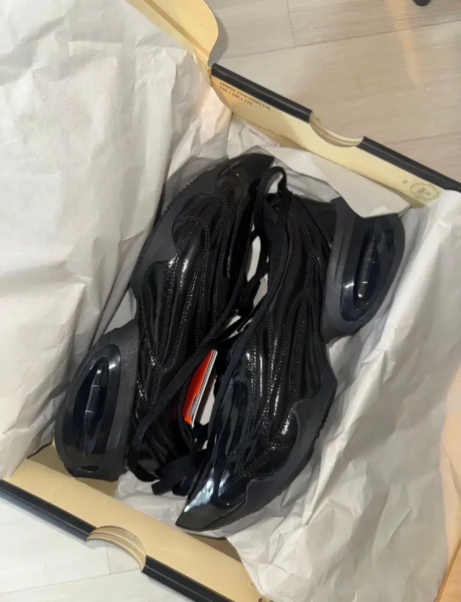 240 NIKE x Knwls エアマックス ミューズ ノワール