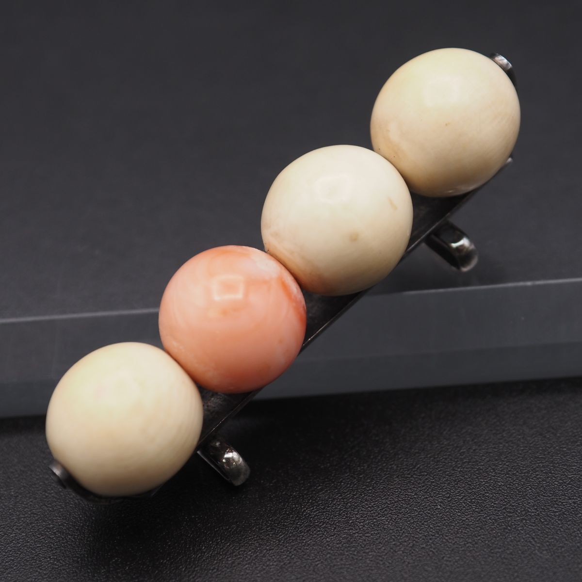 L 208 珊瑚 サンゴ SILVER刻印 帯留め デザイン シルバー 和装小物 ヴィンテージ 誕生石