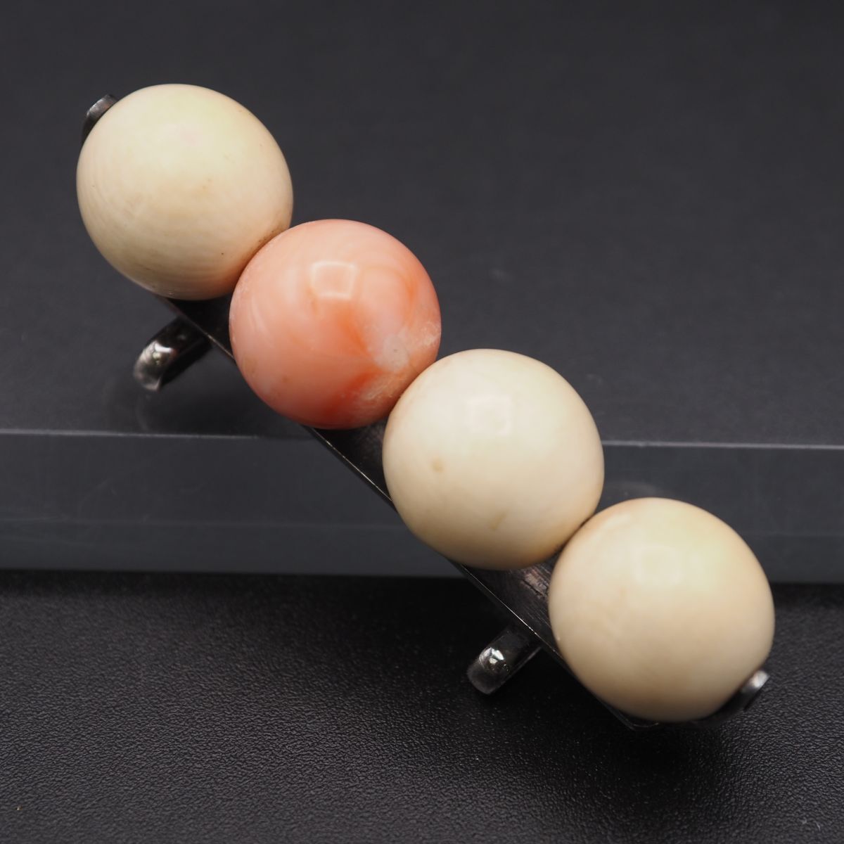 L 208 珊瑚 サンゴ SILVER刻印 帯留め デザイン シルバー 和装小物 ヴィンテージ 誕生石