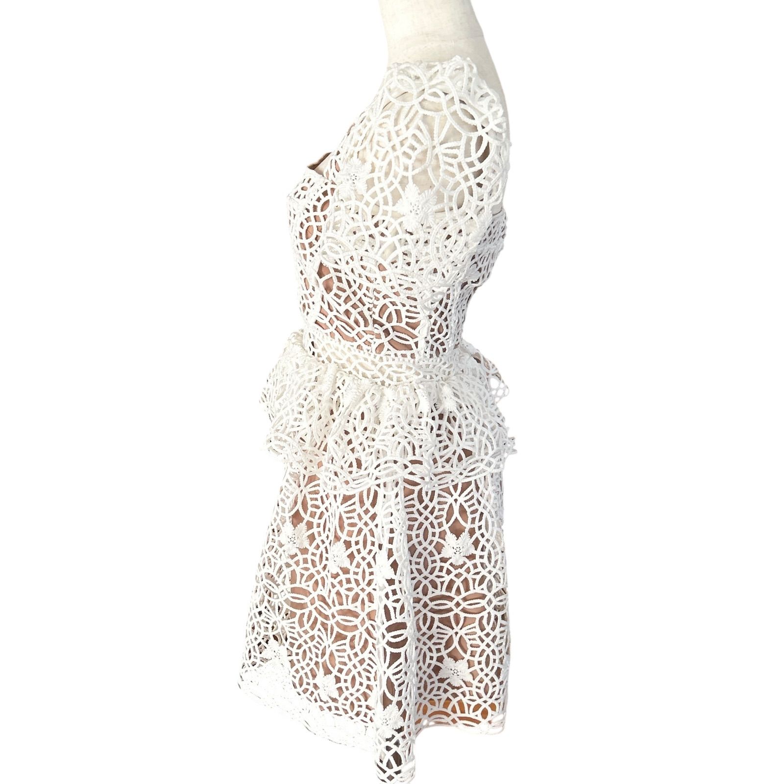 Y*)様 セルフポートレイト ワンピース レース クリーム UK12 未使用 結 セルフポートレイト セルフポートレート フローラルレース カット