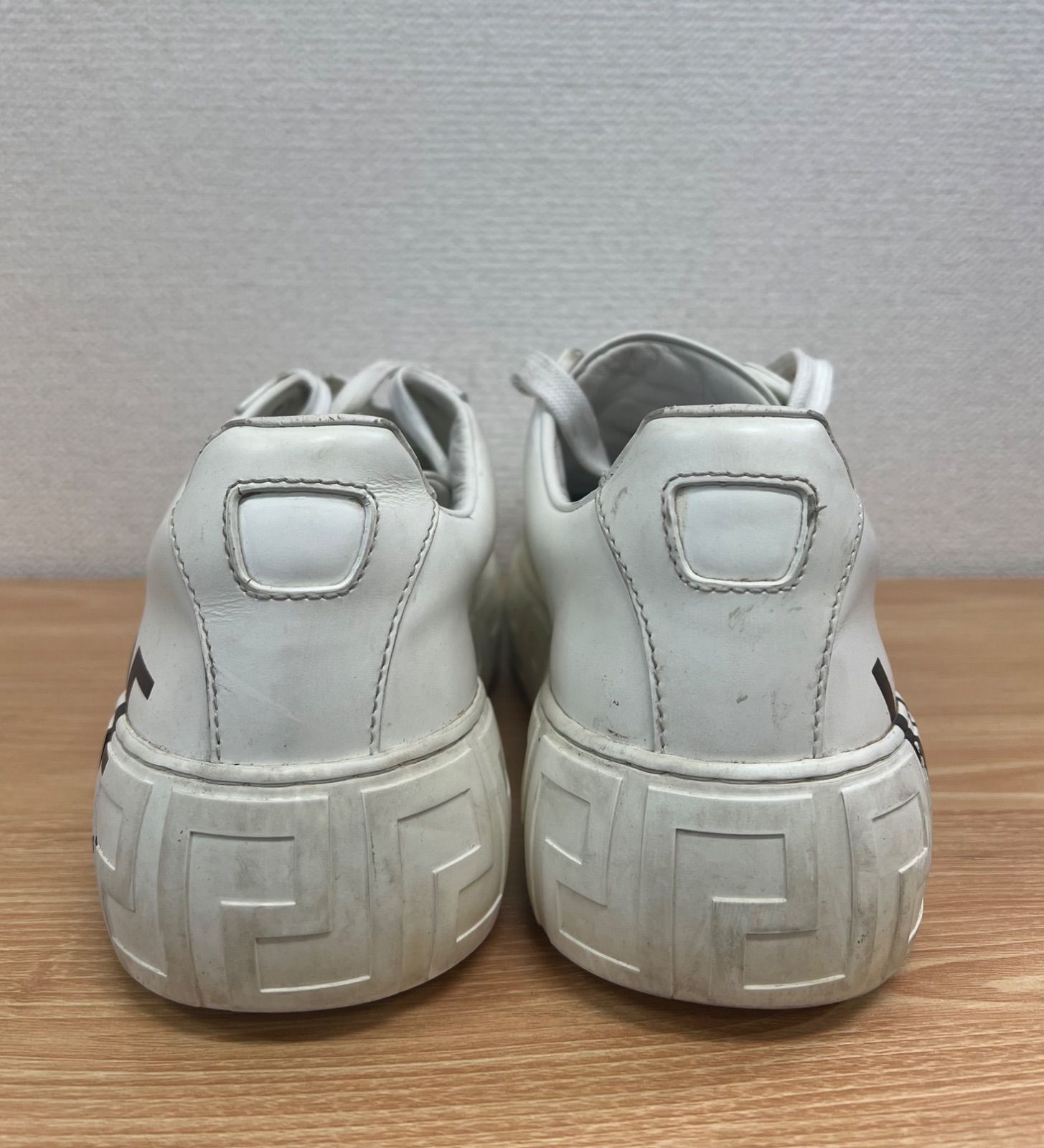 グレカ スニーカー