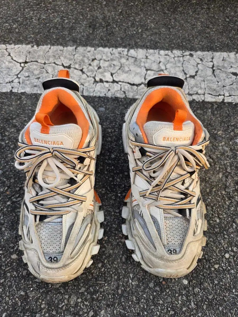 ぽ*ー様 バレンシアガ　スニーカー　トラック アディダス x バレンシアガ ローカットバージョン登場！ | 8469