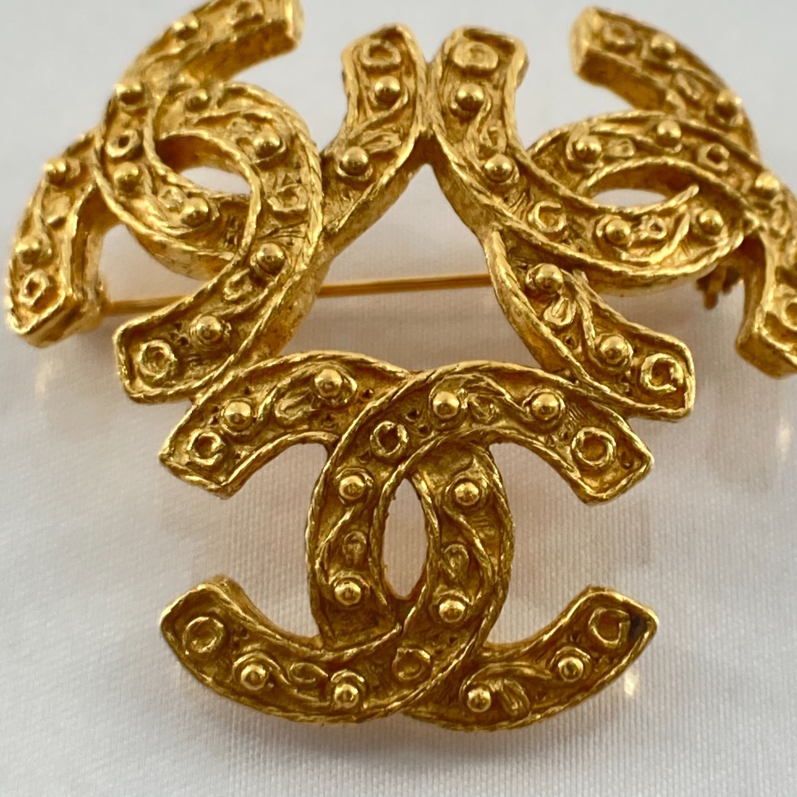 CHANEL（シャネル）ヴィンテージ トリプルココマークブローチ 94・A
