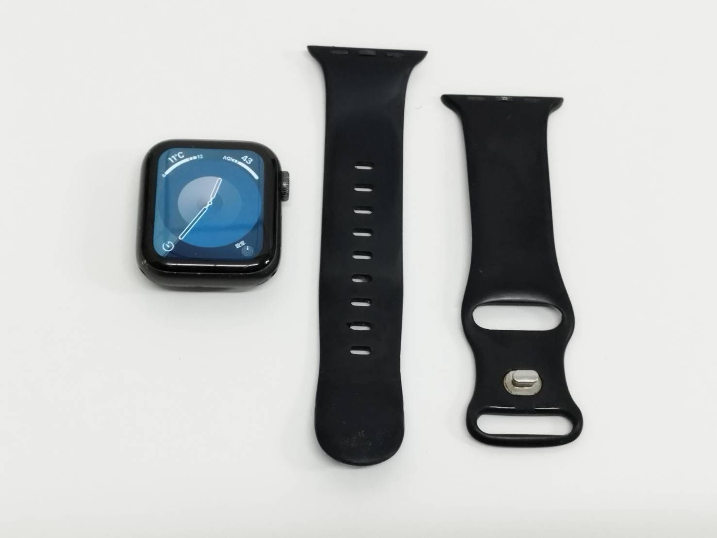 Apple Watch SE 第1世代 GPS 40 mm A 2351 スペースグレー MYDP 2 J 6