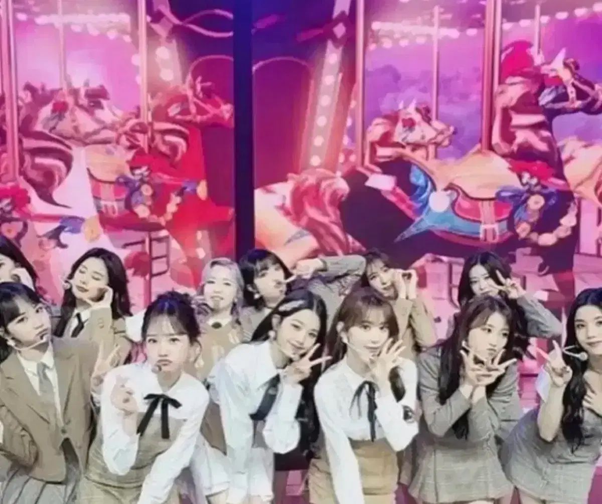 IZ ONE アイズワン オンラインコンサート 団体 集合 サイン入りチェキ サイン入りポラロイド