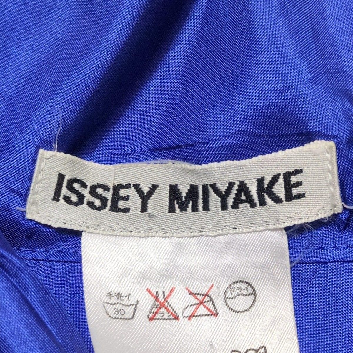 ISSEYMIYAKE(イッセイミヤケ) 長袖シャツ サイズM メンズ美品 - ブルー