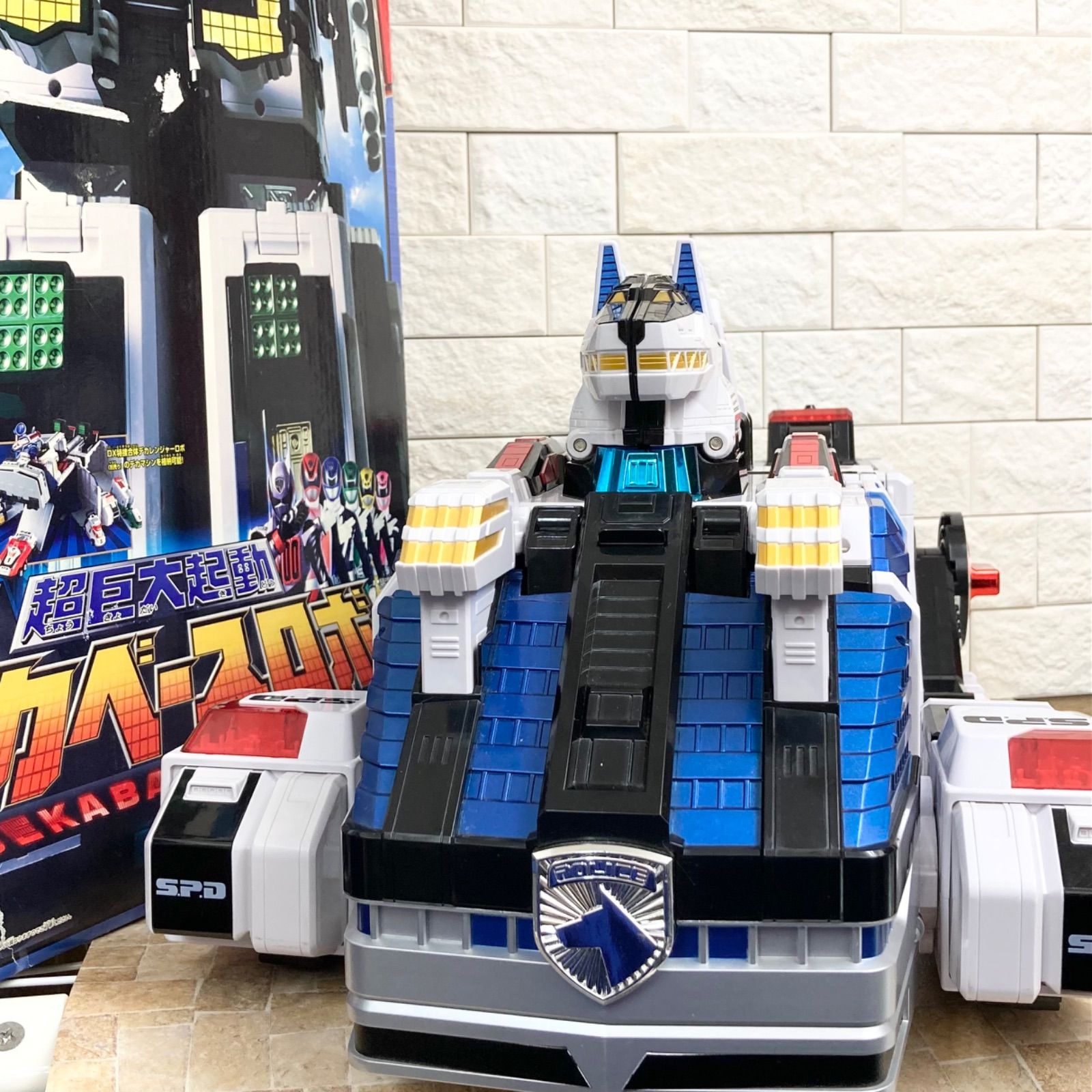 希少】超巨大起動DX デカベースロボ 箱あり 特捜戦隊デカレンジャー