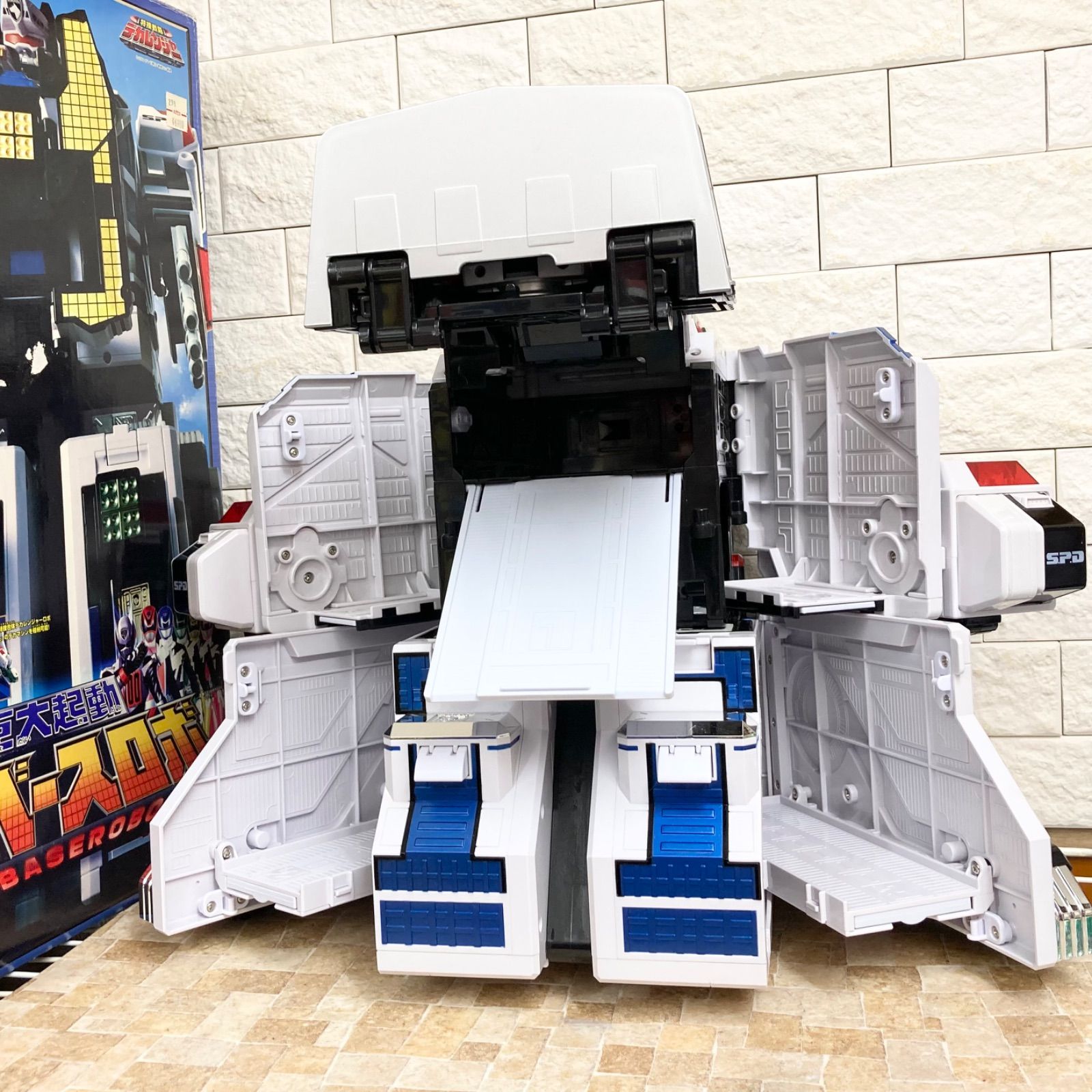 希少】超巨大起動DX デカベースロボ 箱あり 特捜戦隊デカレンジャー