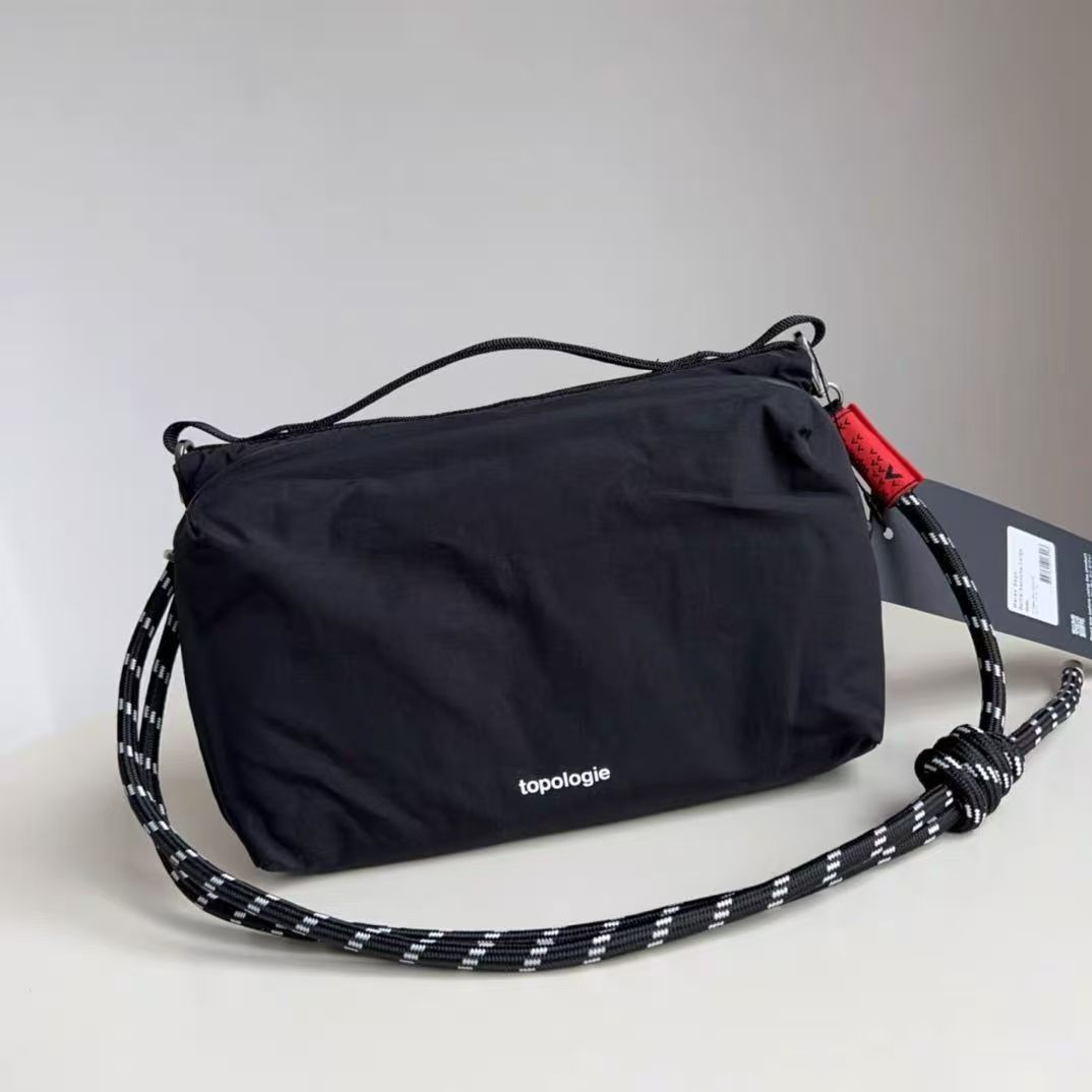 Topologieトポロジー ストラップ付き ショルダーバッグ Black 新品未