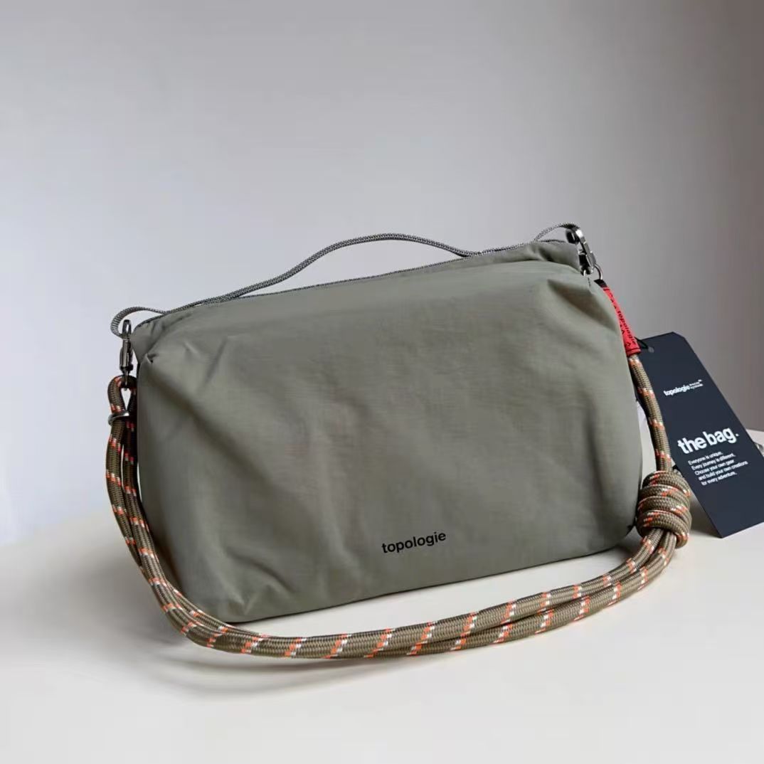 Topologieトポロジー ストラップ付き ショルダーバッグ Black 新品未