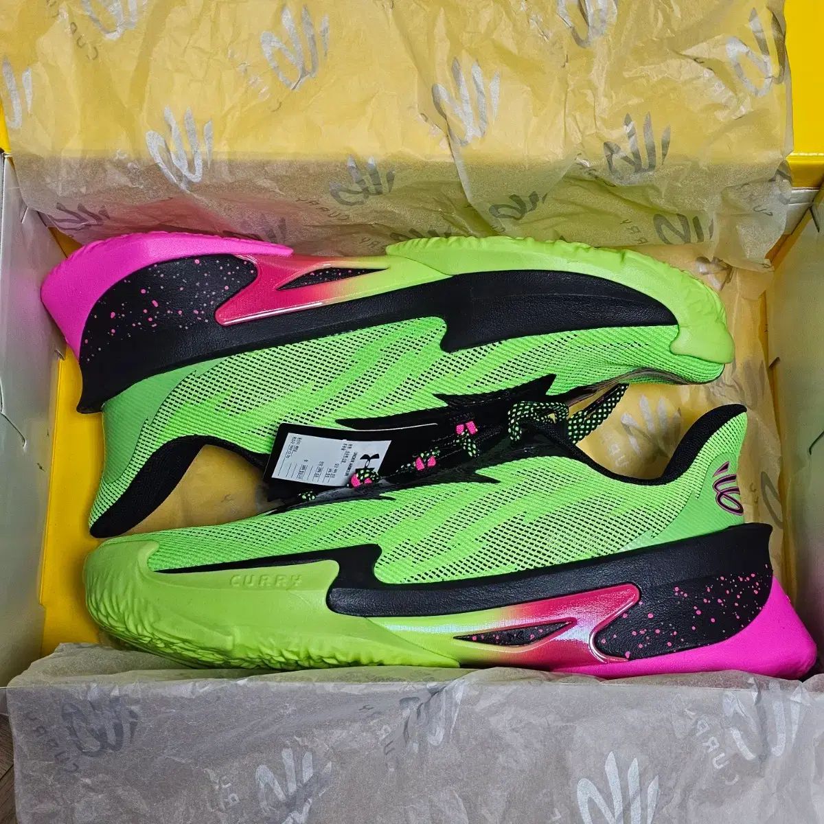 アンダーアーマー カリー シリーズ 7 オーロラ - メルカリ