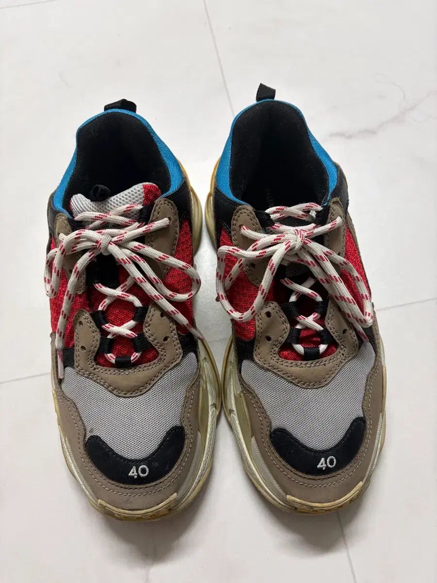 バレンシアガ　トリプルS マルチカラー　サイズ40 バレンシアガ OG トリプルS マルチカラー 40 サイズ 出品 - メルカリ