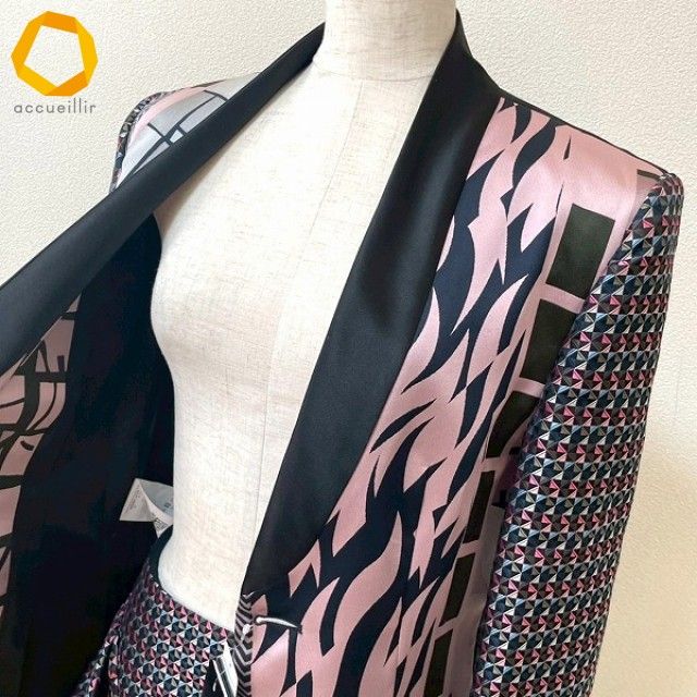 スカートスーツ