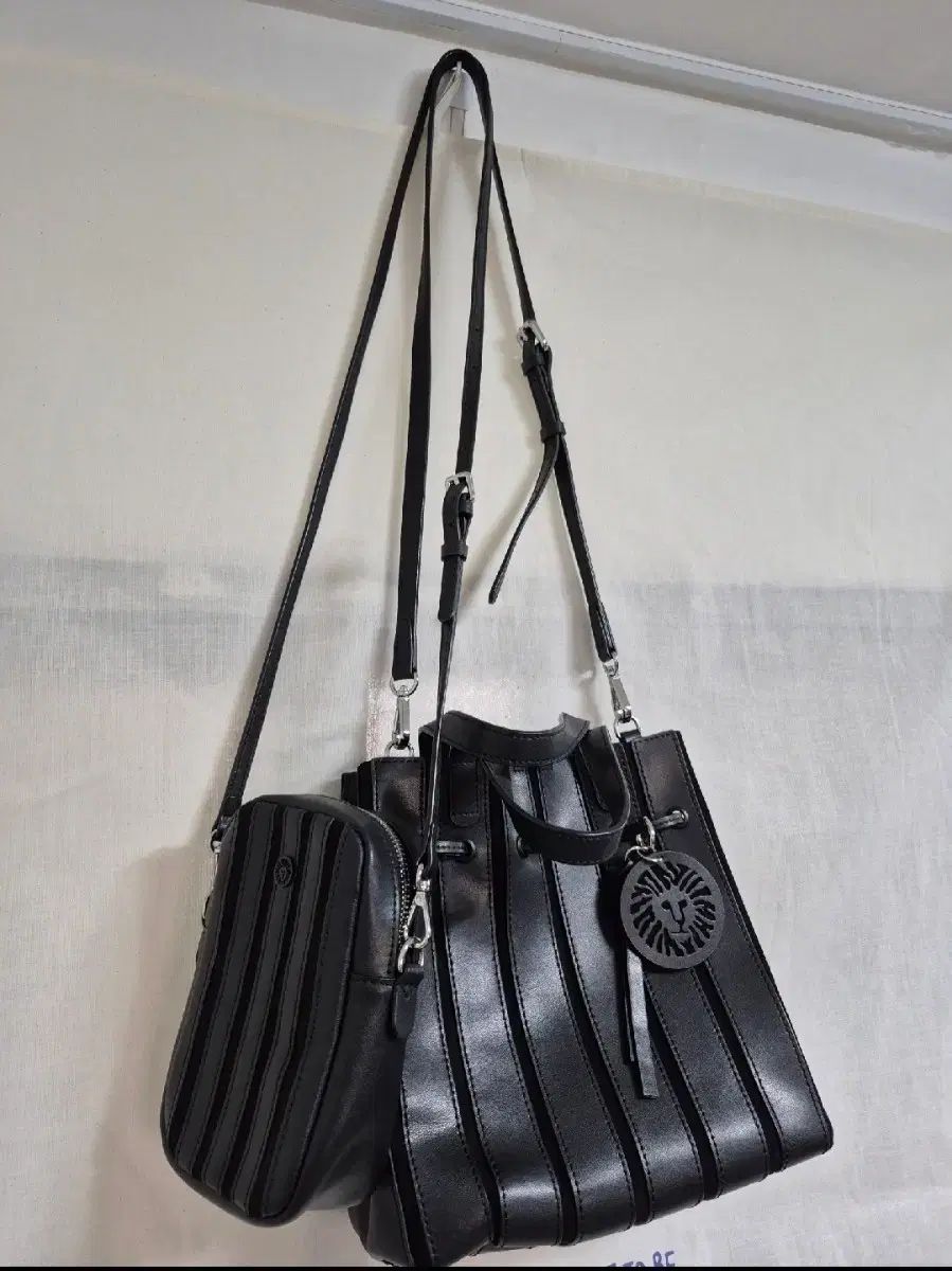 アン クライン アコーディオン トートバッグ クロスバッグ