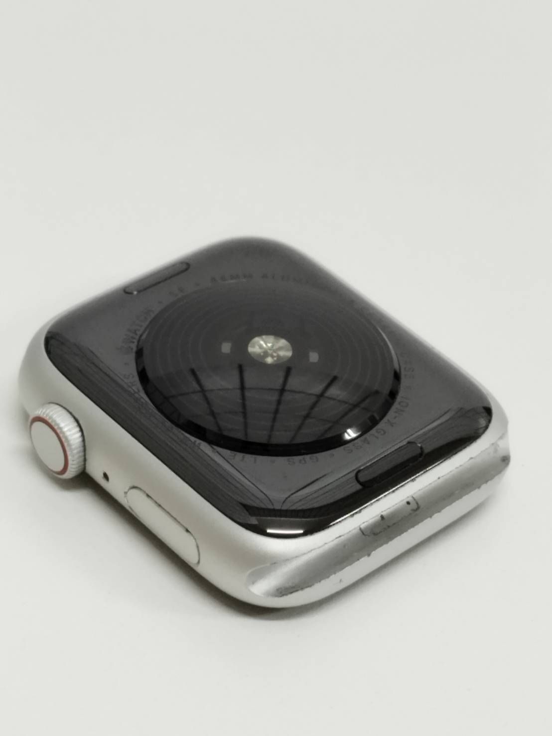 Apple Watch SE 第1世代/GPS+セルラー/44mm/A2356/シルバー〈MYFC2J/A