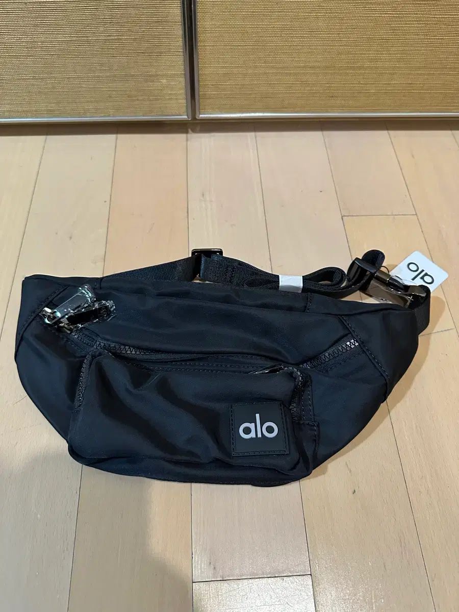 alo アルロ ブラック ウェストバッグ ヒップバッグ EASTPAK