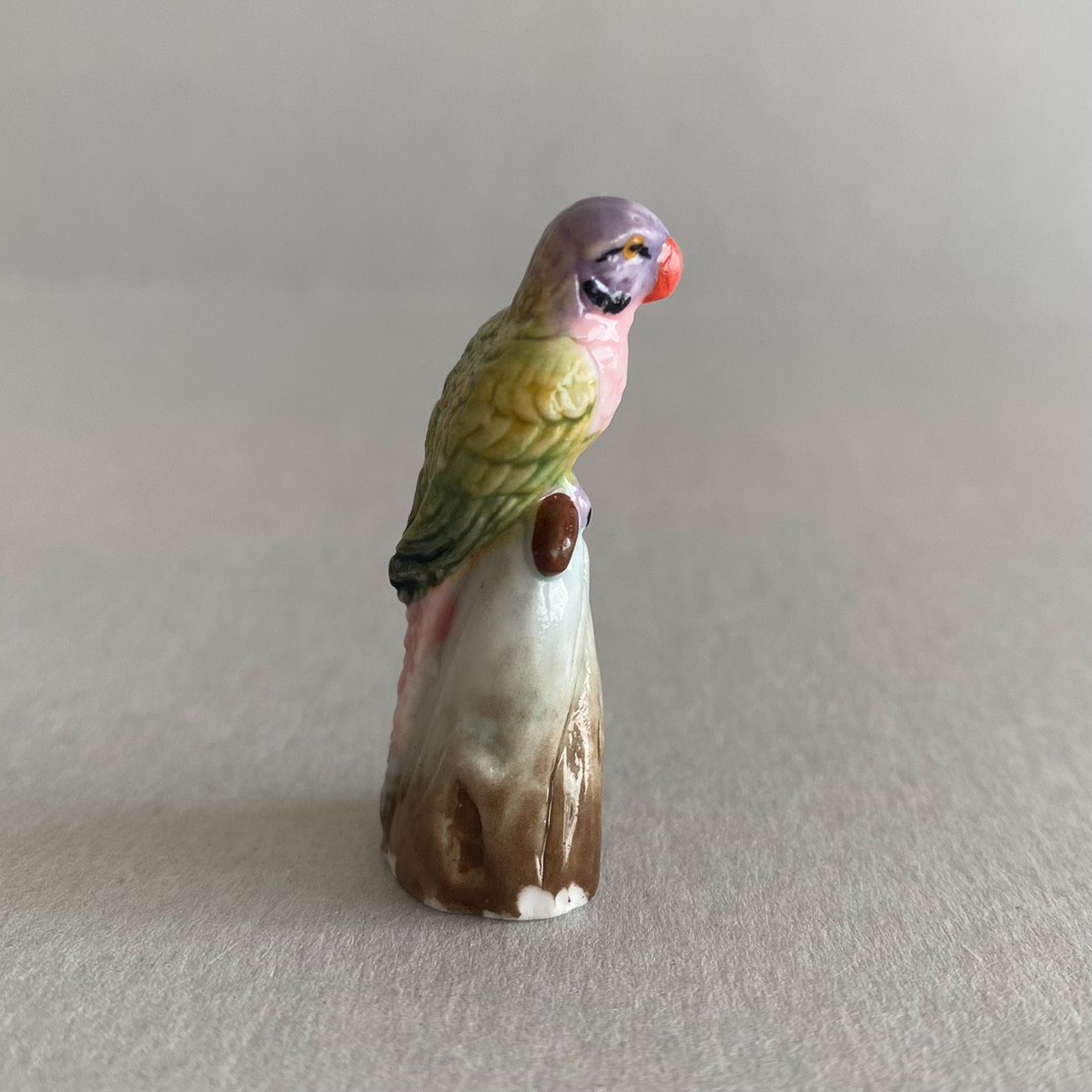 枝にとまる鳥のフェーブ ※欠けあり／インコ／生き物／フランス雑貨