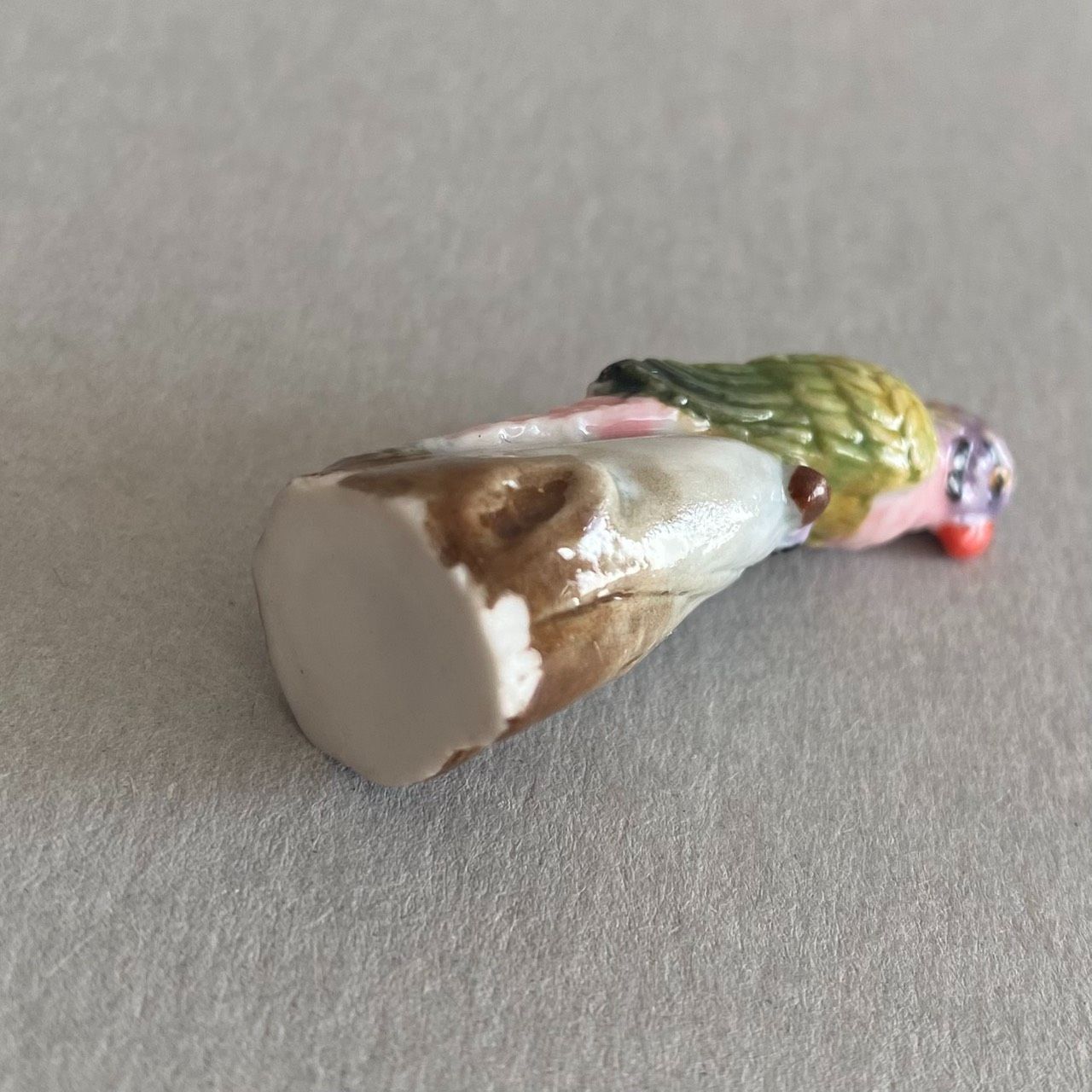 枝にとまる鳥のフェーブ ※欠けあり／インコ／生き物／フランス雑貨