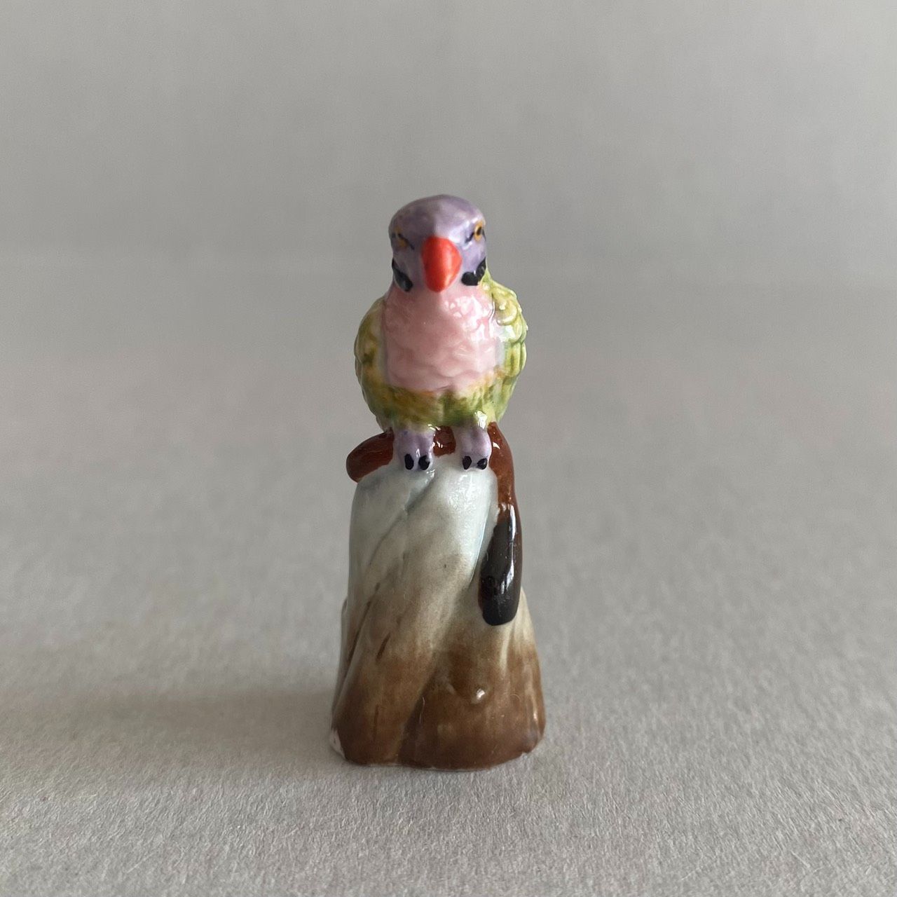 枝にとまる鳥のフェーブ ※欠けあり／インコ／生き物／フランス雑貨