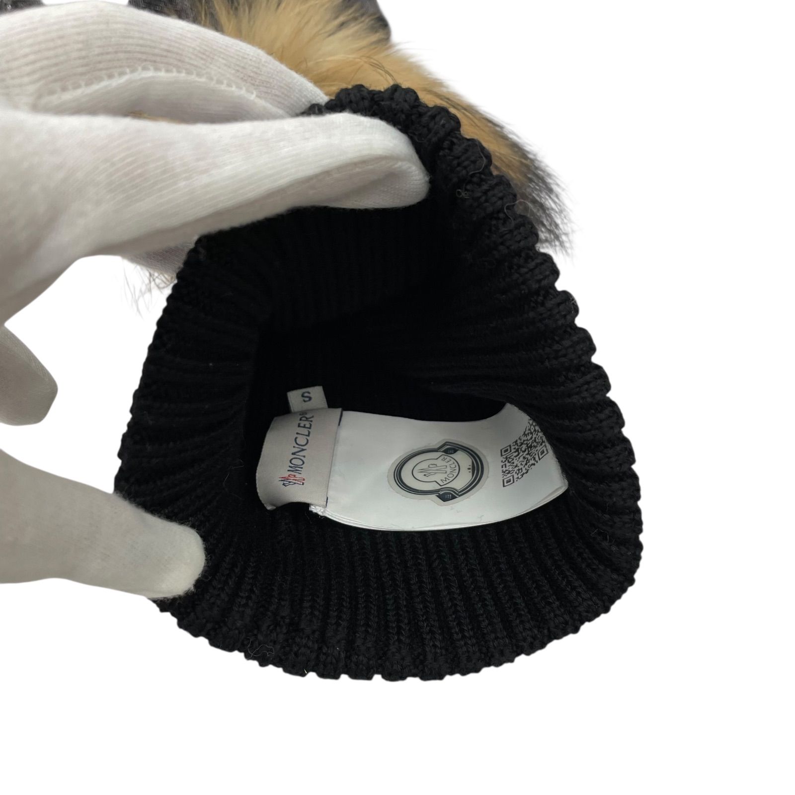  EM 1253 モンクレール ポンポンファー ニット帽 ブラック Sサイズ ニット帽 ビーニー 帽子