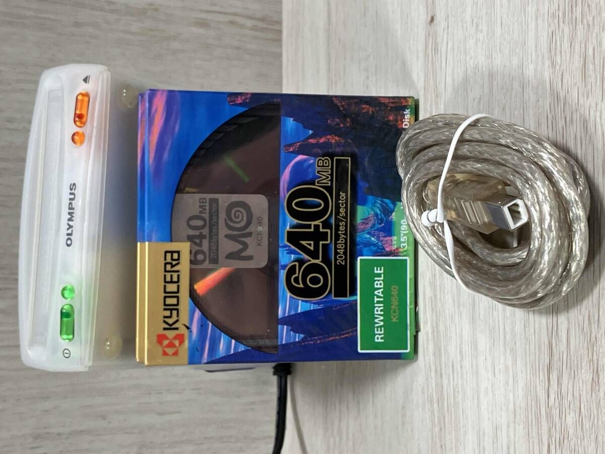 現状お渡し品【OLYMPUS】USB外付けMOドライブ　オリンパス製 MO643U1 PC周辺機器 クラス1レーザー製品 TURBO MO MADE IN JAPAN
