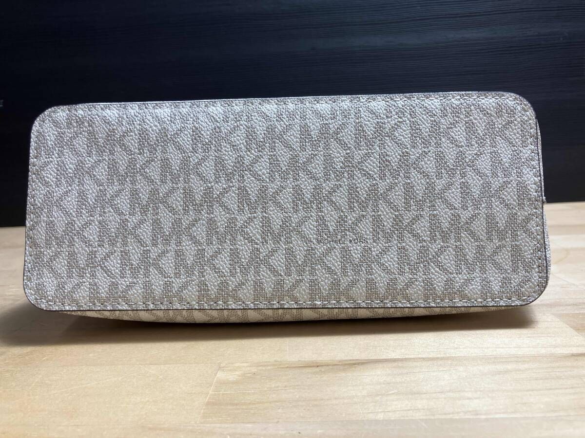 KORS マイケルコース