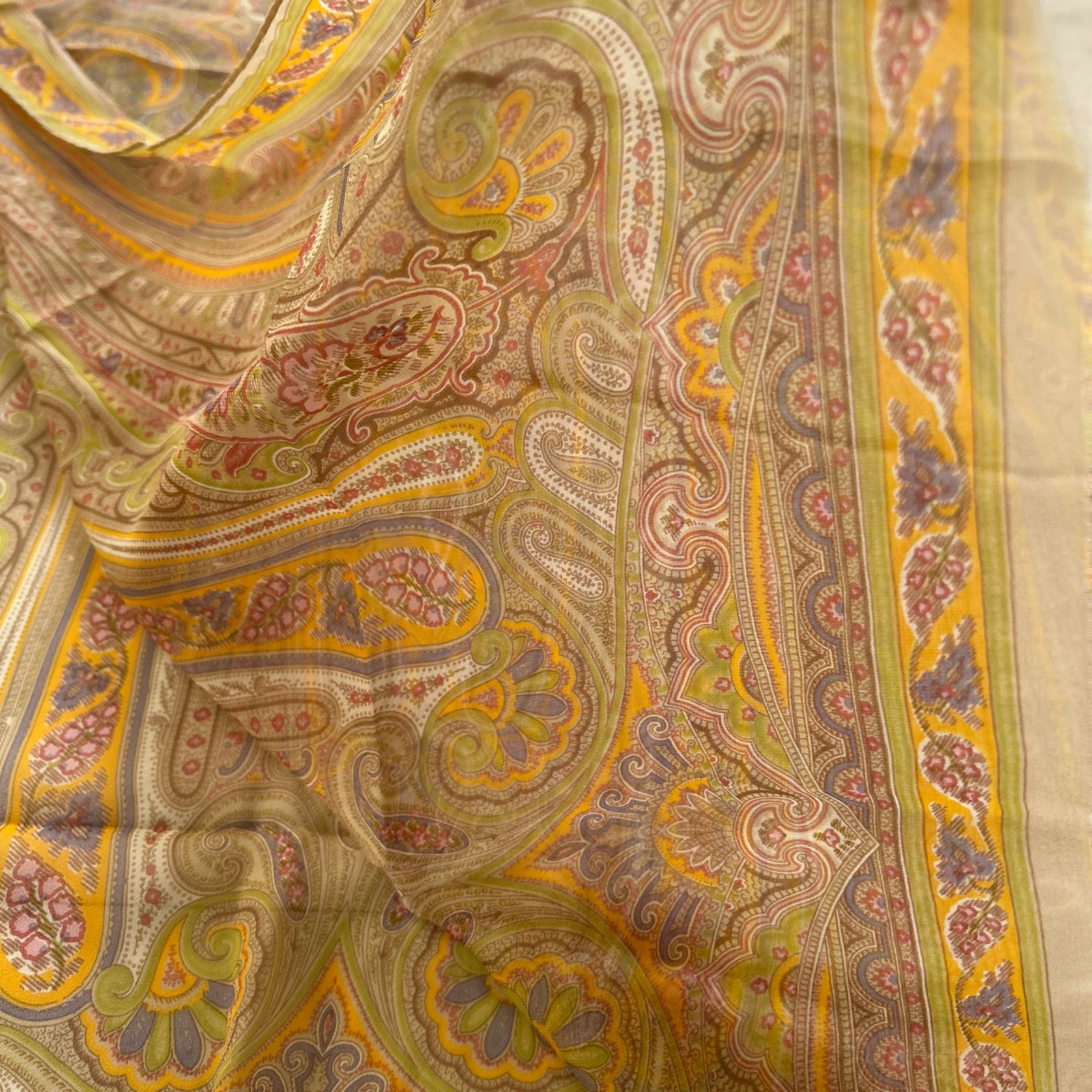 イタリア製 ペイズリー柄