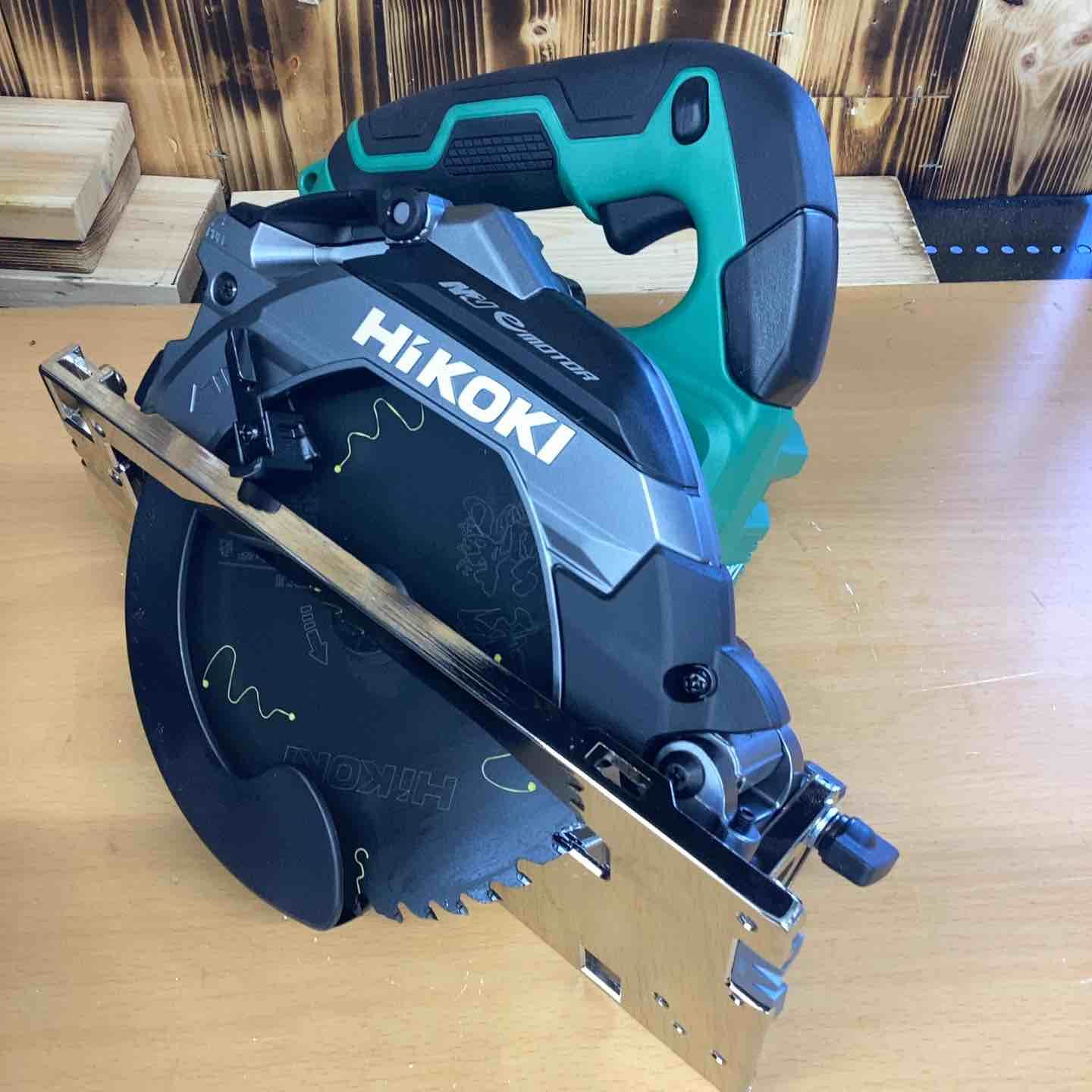 コードレスマルノコ C