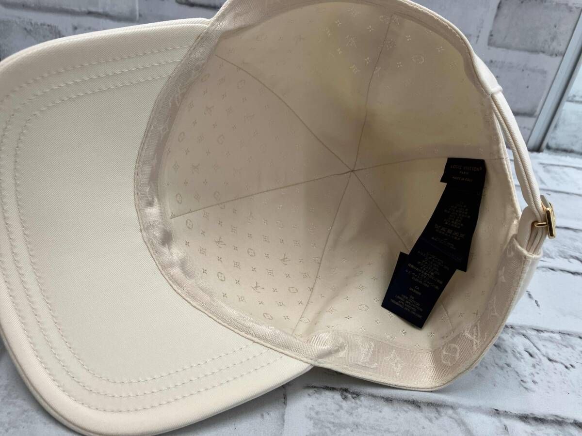 シグネチャー ベージュ