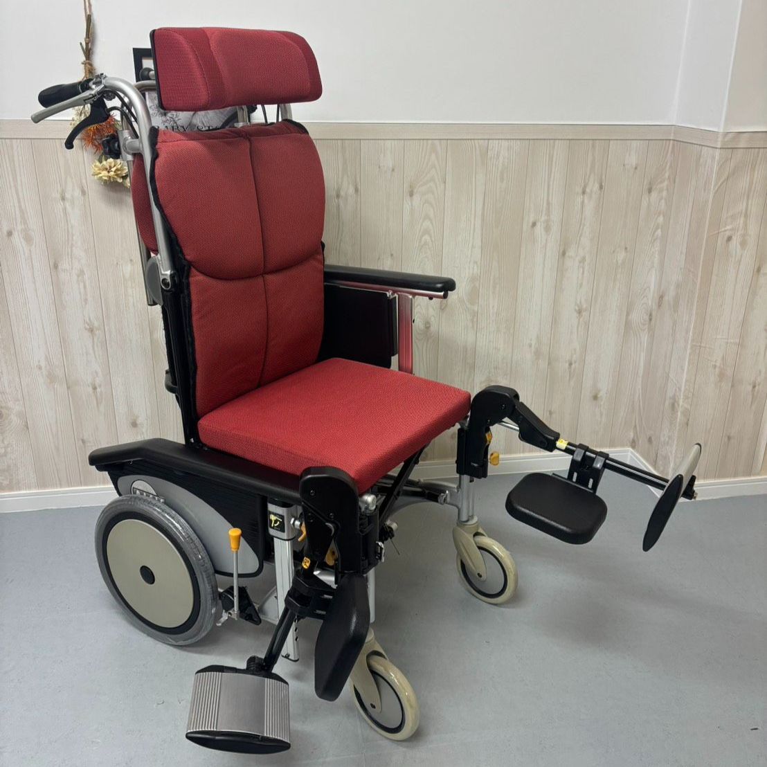 MATSUNAGA. 中古介助用車椅子 OS-12TRSP オアシスシリーズ 松永製作所 介助式 車椅子 車いす 車イス