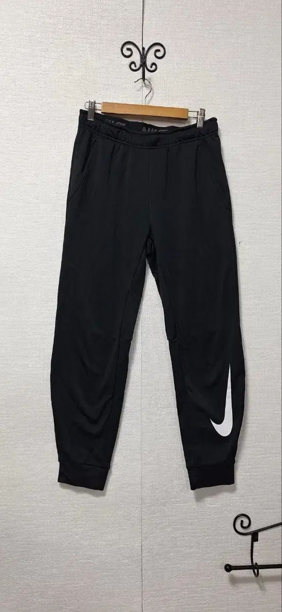 ナイキ スウッシュ ブラック ジョガー トレーニング ズボン