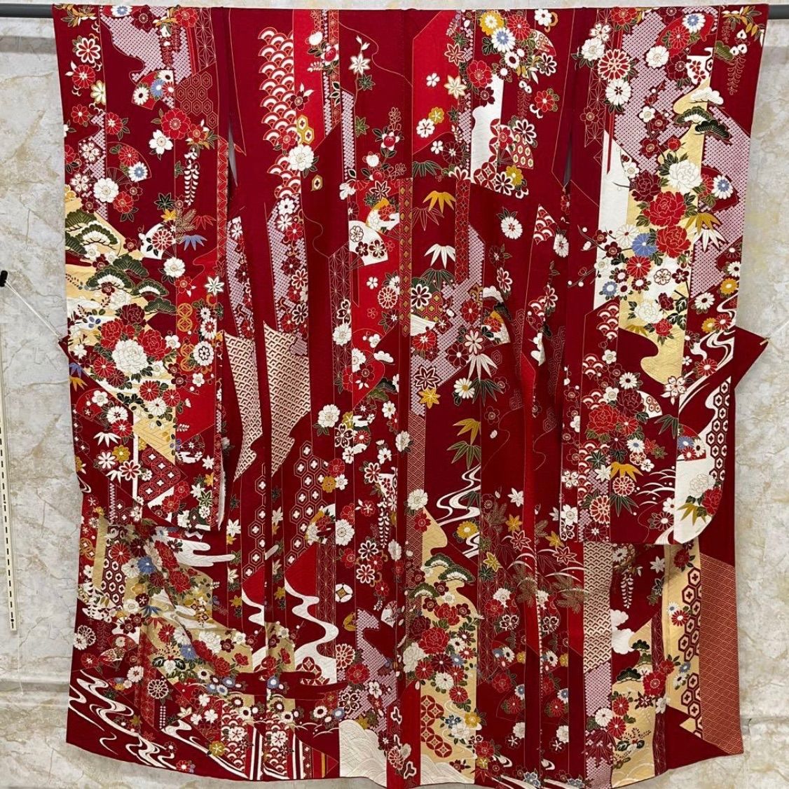 kimonoarisa◆厳選◆素敵な振袖金駒刺繍◆ガード加工◆裄69.5丈164 kimonoarisa◇厳選◇素敵な振袖金駒刺繍◇ガード加工◇裄69.5