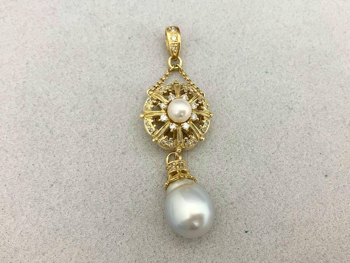 鑑別カード付き K 18 南洋真珠 天然ダイヤモンドトップ 10.2 g 0.37 ct