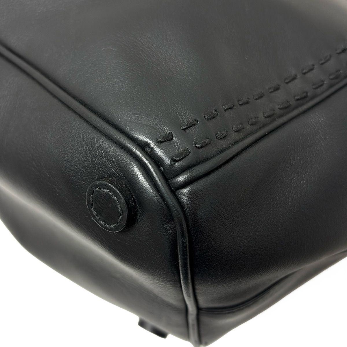 プラダ トートバッグ