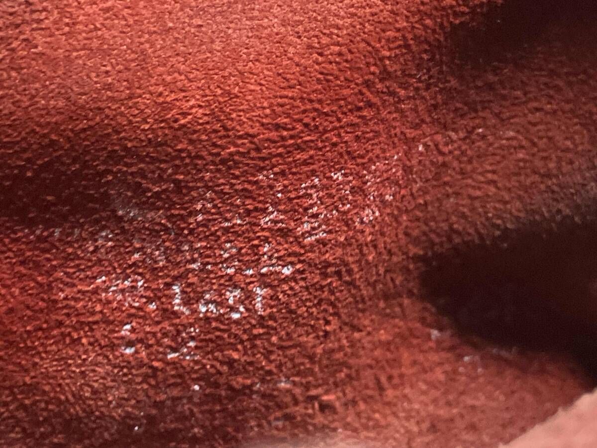 スウェード レッド