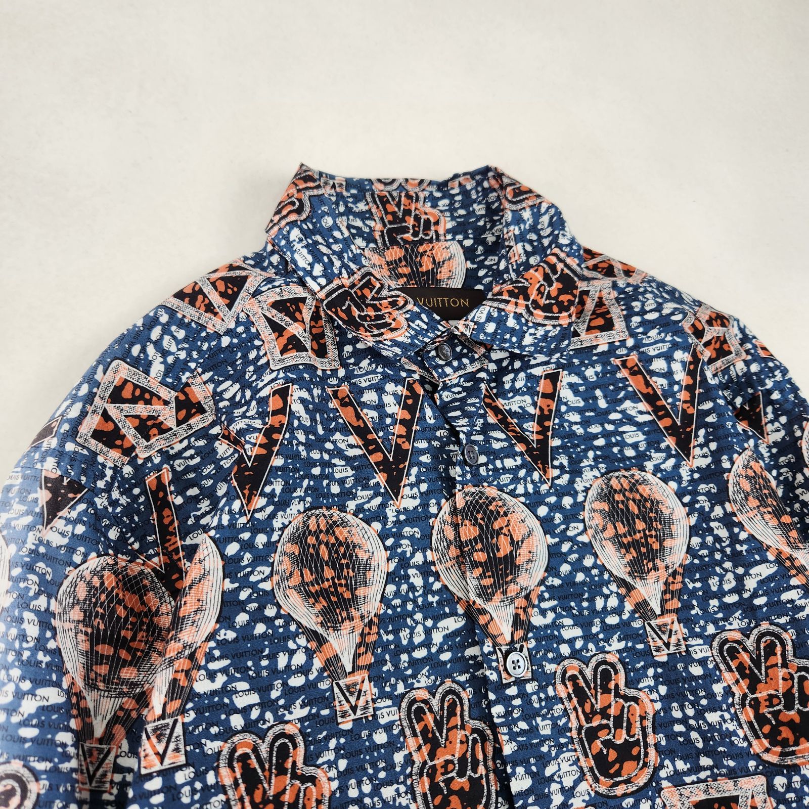 【希少XL】ルイヴィトン　ピースマーク総柄　長袖シャツ　コットン LOUIS VUITTON 長袖シャツ ルイヴィトン 長袖シャツ 総柄 モノグラム