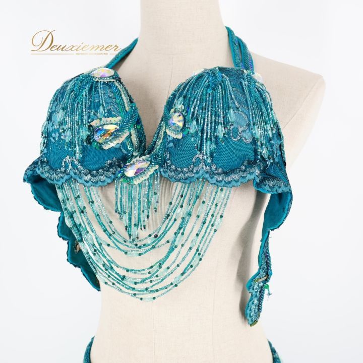 ベリーダンス オリエンタル 衣装 グリーン系 ベラ Bella ラインストーン スパンコール 緑 黒 レース 豪華 装飾 華やか ダンス衣装 アーム飾り 腕飾り チョーカー キラキラ 煌びやか セクシー ブラック系